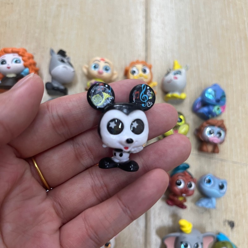 อะนิเมะตัวเลข Disney Doorables - Elsa Gadget บทวิจารณ์และราคา
